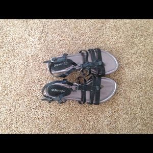 Women's flat sandals